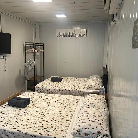 Merdeka Guest House 2 Кучинг Екстериор снимка