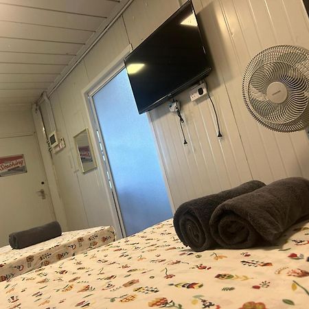 Merdeka Guest House 2 Кучинг Екстериор снимка