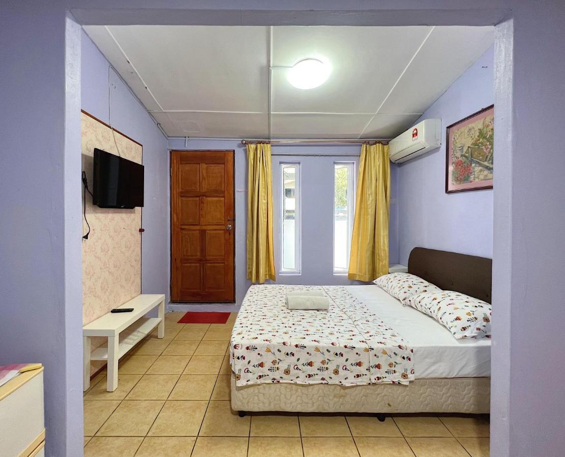 Merdeka Guest House 2 Кучинг Екстериор снимка