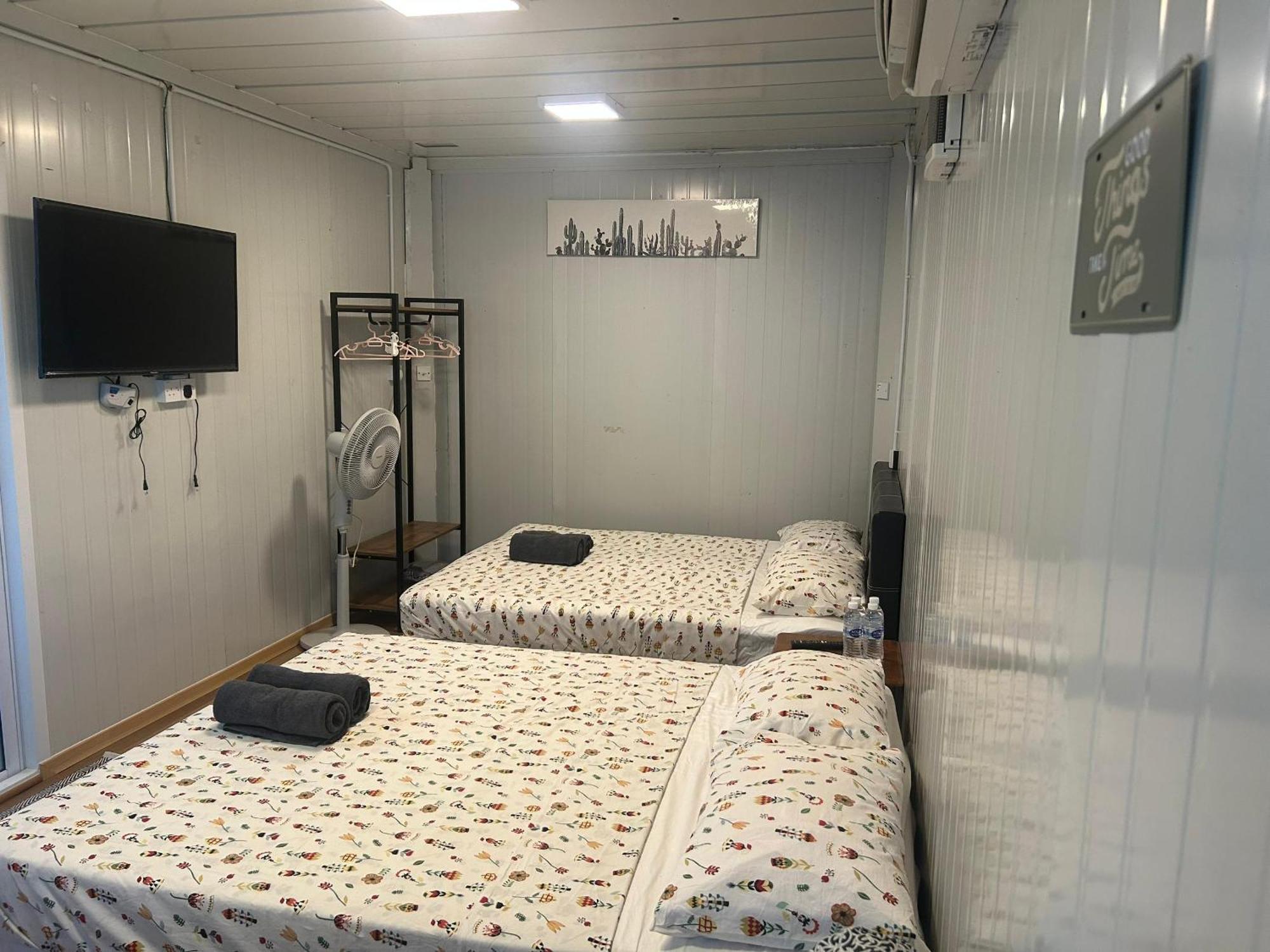 Merdeka Guest House 2 Кучинг Екстериор снимка