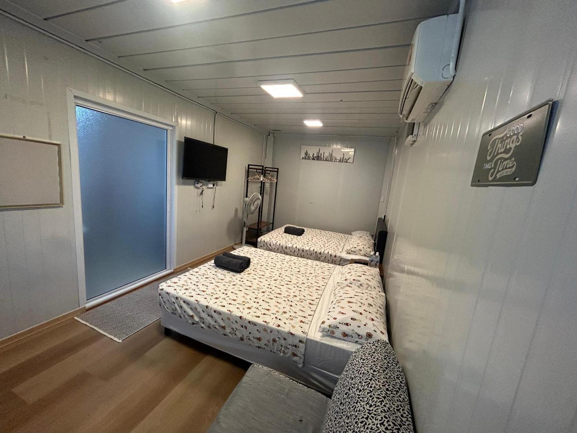 Merdeka Guest House 2 Кучинг Екстериор снимка