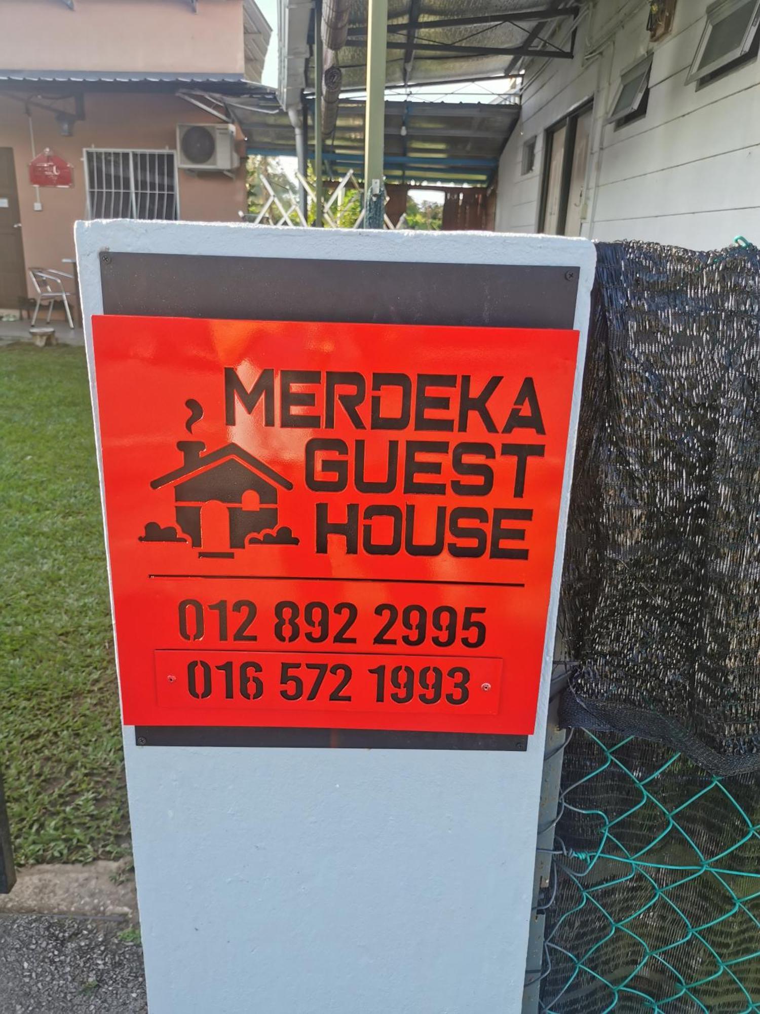 Merdeka Guest House 2 Кучинг Екстериор снимка