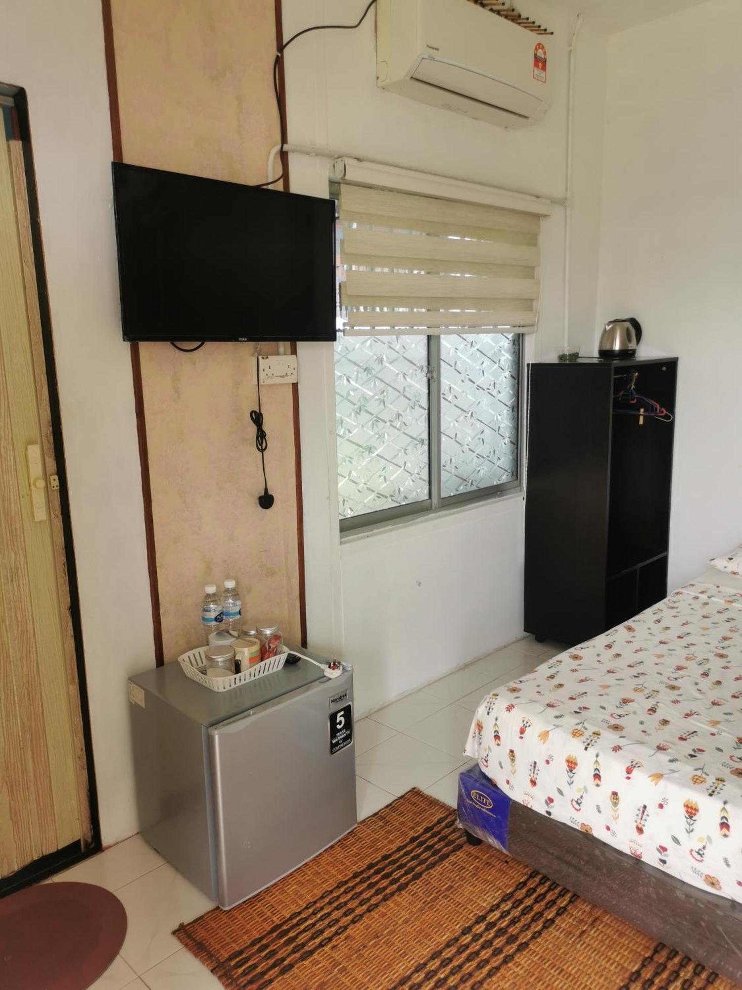 Merdeka Guest House 2 Кучинг Екстериор снимка