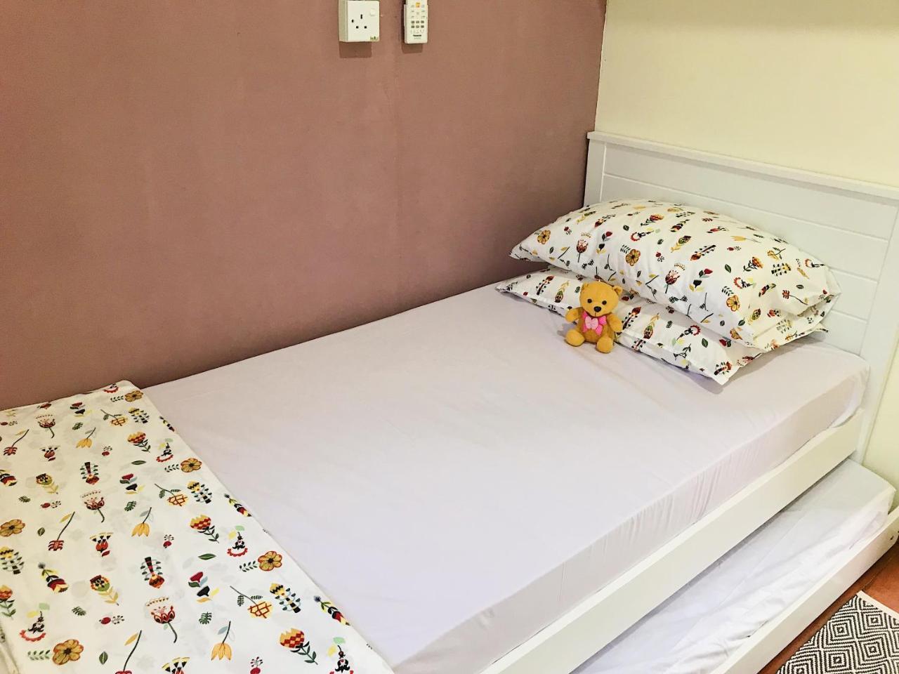 Merdeka Guest House 2 Кучинг Екстериор снимка