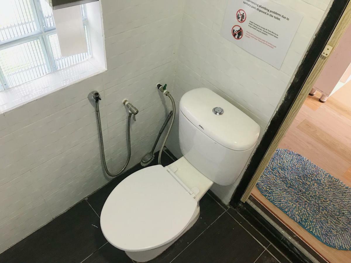 Merdeka Guest House 2 Кучинг Екстериор снимка