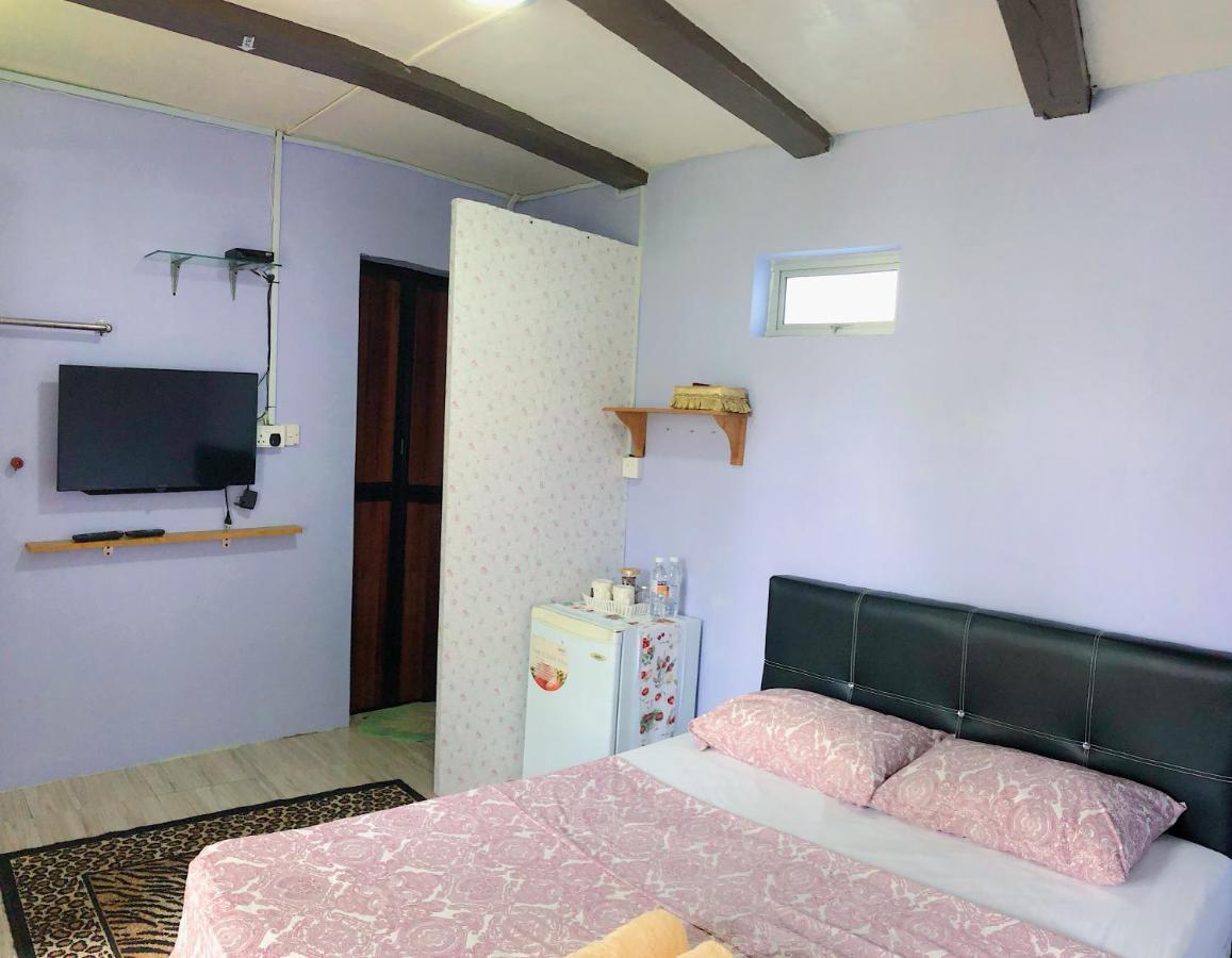 Merdeka Guest House 2 Кучинг Екстериор снимка